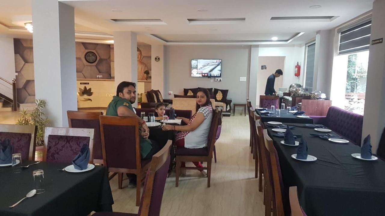 Hotel Ak Continental - Mcleodganj Dharamsala Zewnętrze zdjęcie