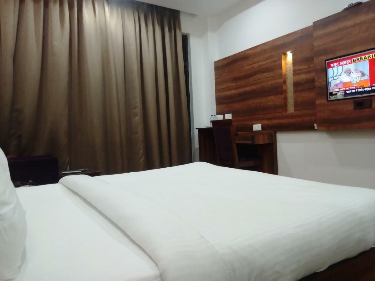 Hotel Ak Continental - Mcleodganj Dharamsala Zewnętrze zdjęcie
