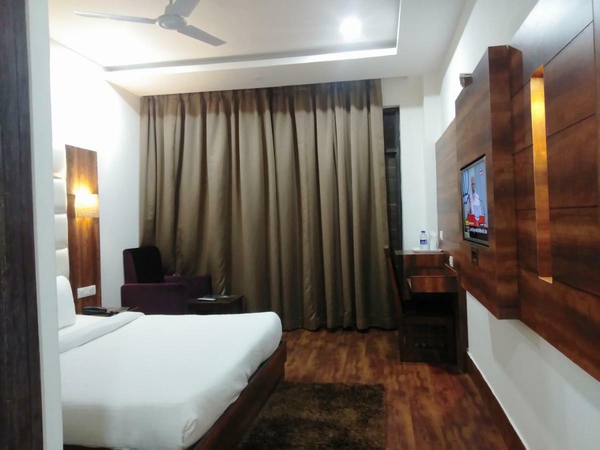 Hotel Ak Continental - Mcleodganj Dharamsala Zewnętrze zdjęcie