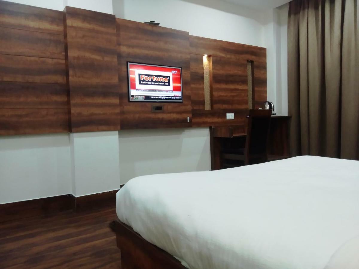 Hotel Ak Continental - Mcleodganj Dharamsala Zewnętrze zdjęcie