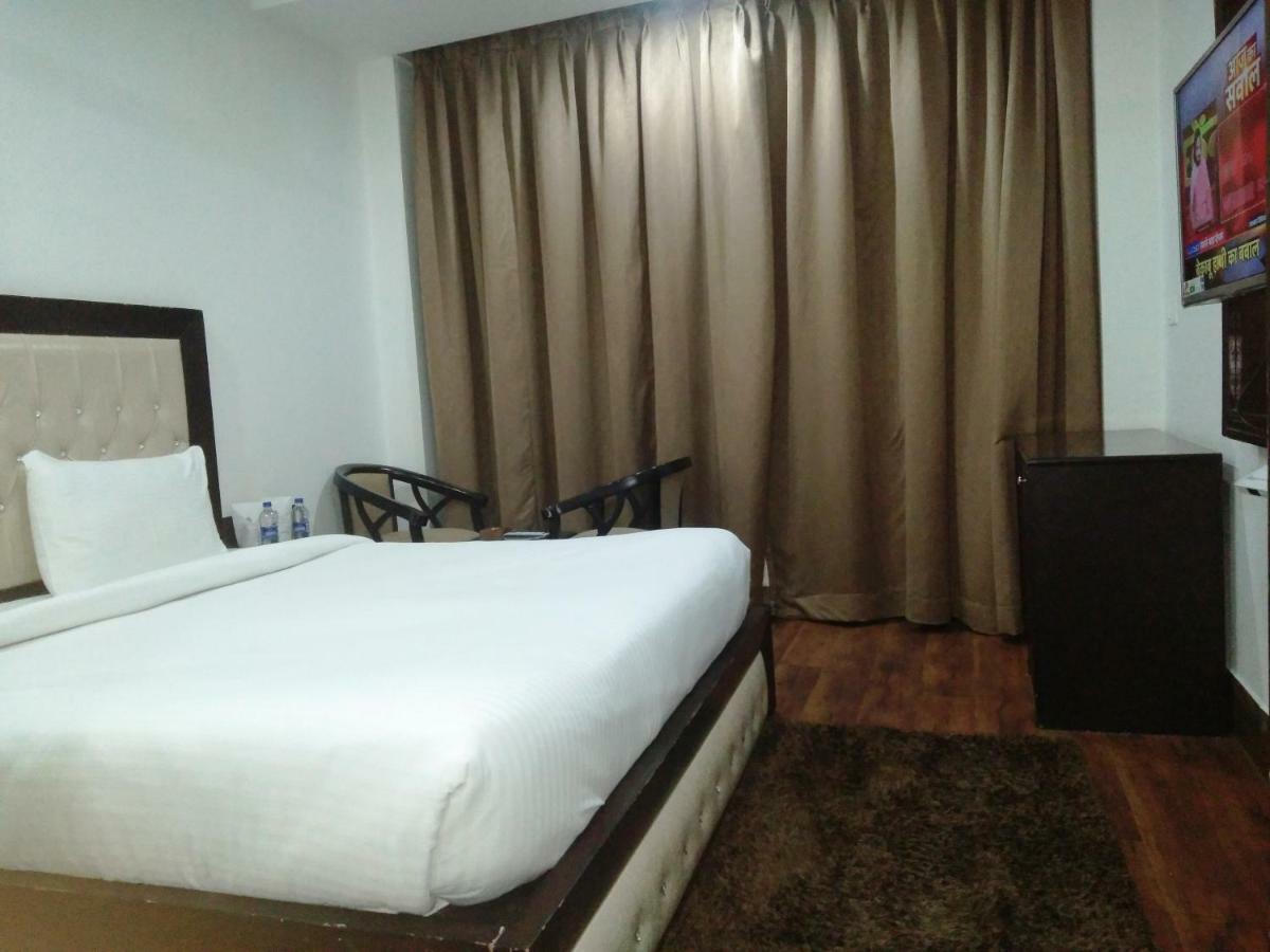 Hotel Ak Continental - Mcleodganj Dharamsala Zewnętrze zdjęcie