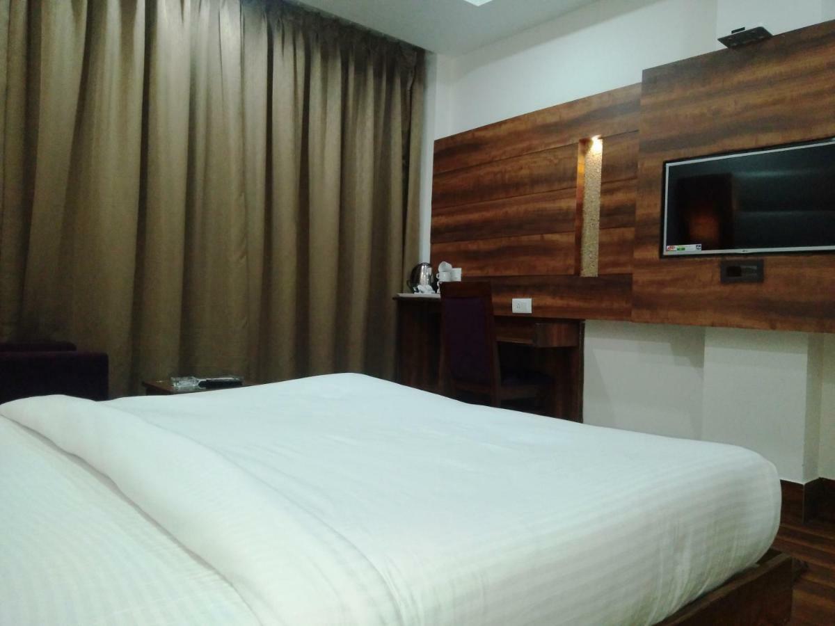 Hotel Ak Continental - Mcleodganj Dharamsala Zewnętrze zdjęcie