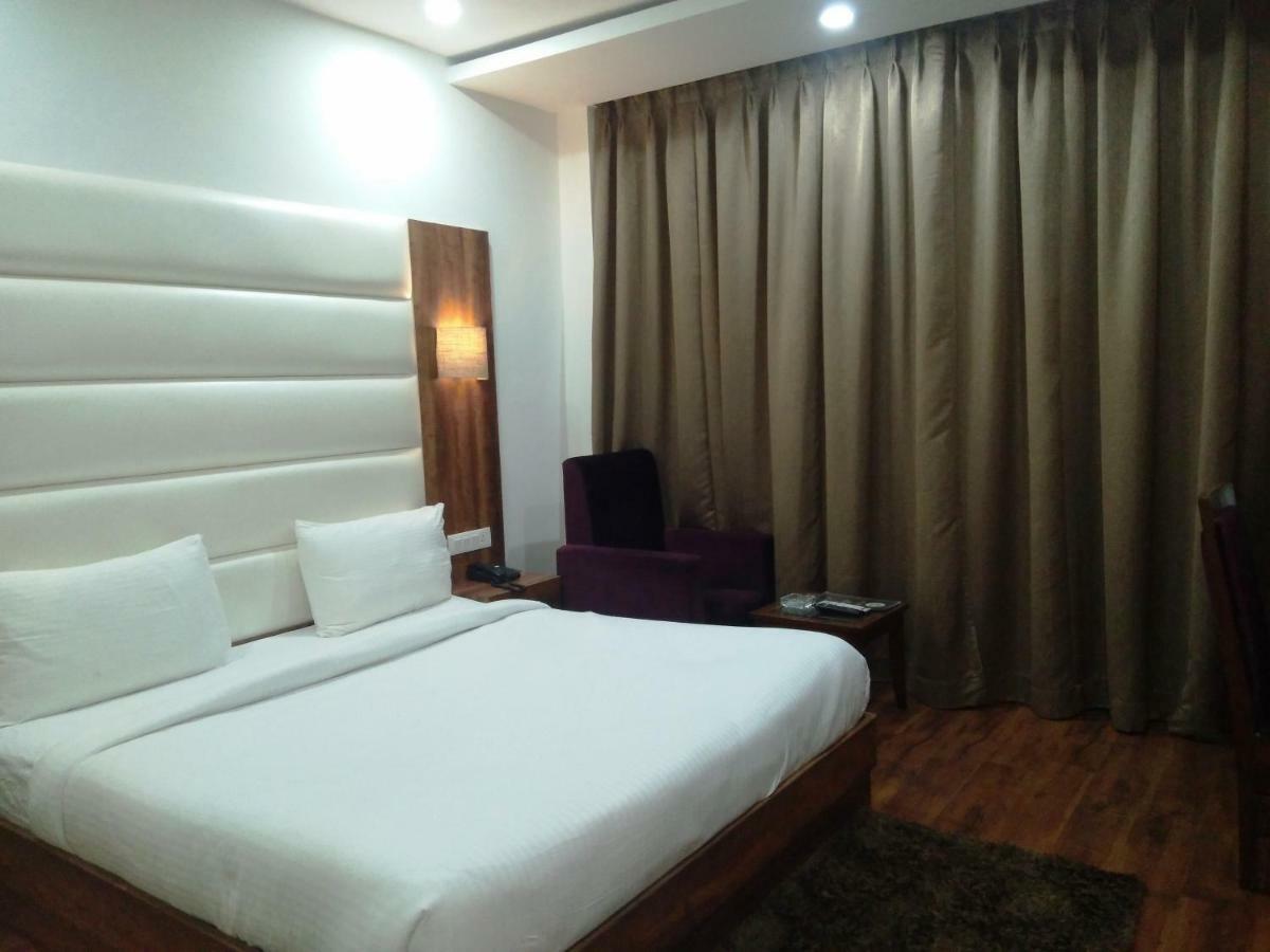Hotel Ak Continental - Mcleodganj Dharamsala Zewnętrze zdjęcie