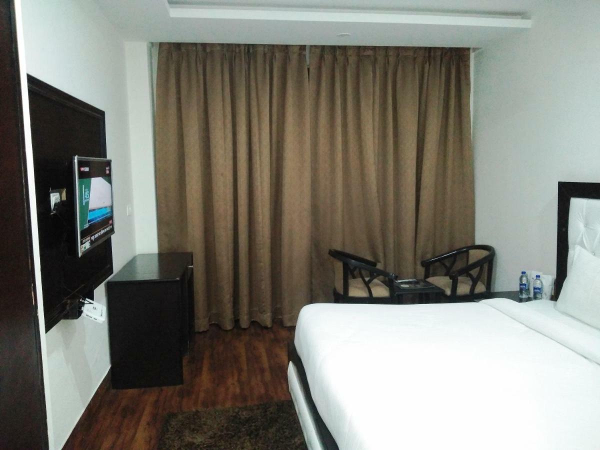 Hotel Ak Continental - Mcleodganj Dharamsala Zewnętrze zdjęcie